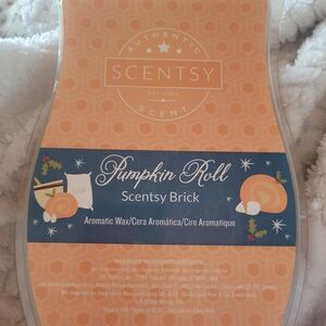 Scentsy Pumpkin Roll Wax Brick - Orange and Blue